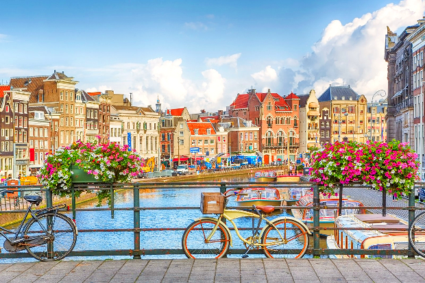 Đặt vé máy bay từ Hà Lan về Việt Nam giá rẻ, Update lịch bay hàng tháng