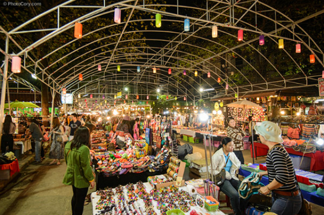 Khám phá khu chợ đêm Bazaar Chiang Mai