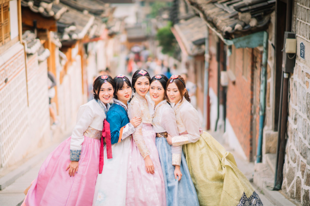 Trải nghiệm mặc trang phục truyền thống của Hàn Quốc