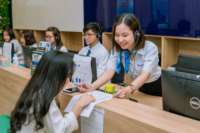Vietnam Booking tư vấn và hỗ trợ khách hàng để đặt vé máy bay