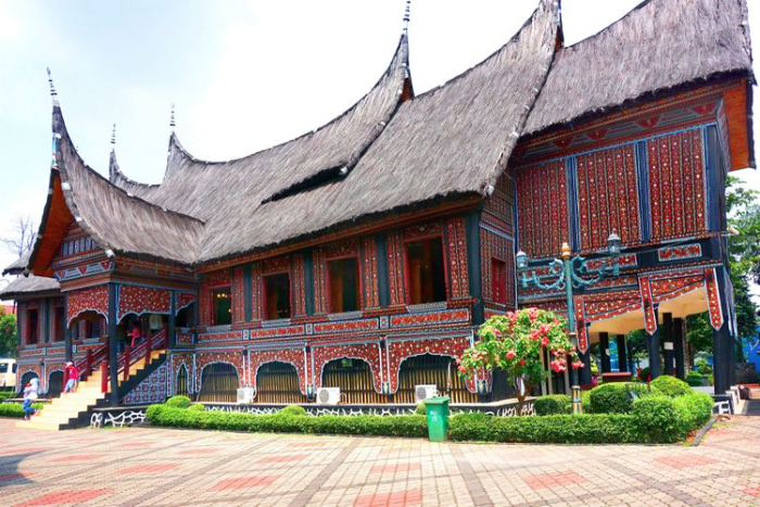Vẻ đẹp cổ kính của làng Setu Babakanmang đậm nét văn hóa Indonesia