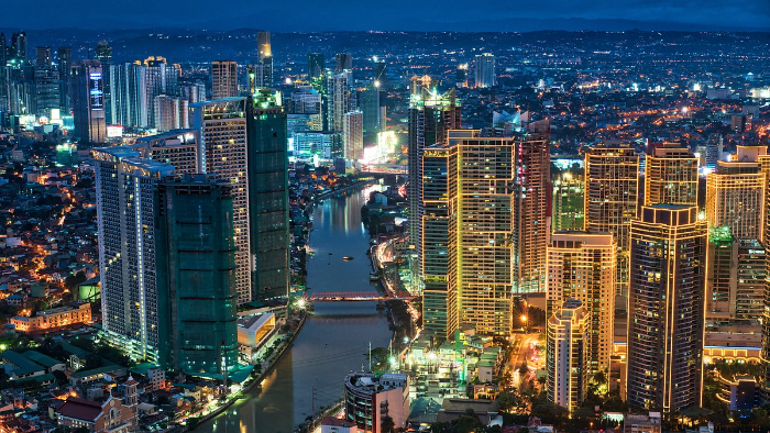 Những tòa cao ốc tại Manila lên đèn