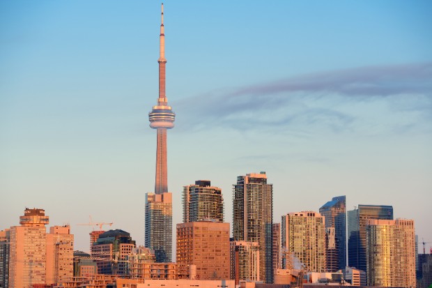 Khám phá Tháp CN - Biểu tượng của Toronto